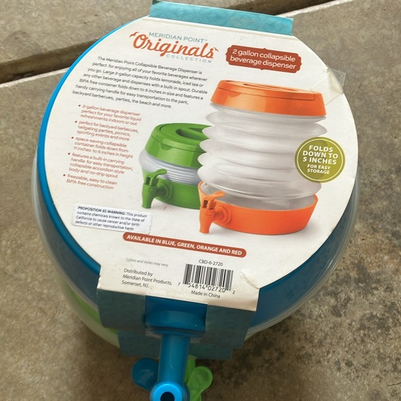 Collapsing 2 Gallon Water Dispenser (set of 2) - Picture 5 of 5